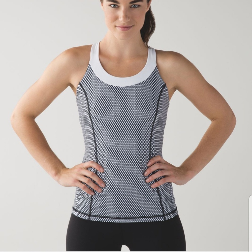 Lululemon enhearten tank size 2/4
